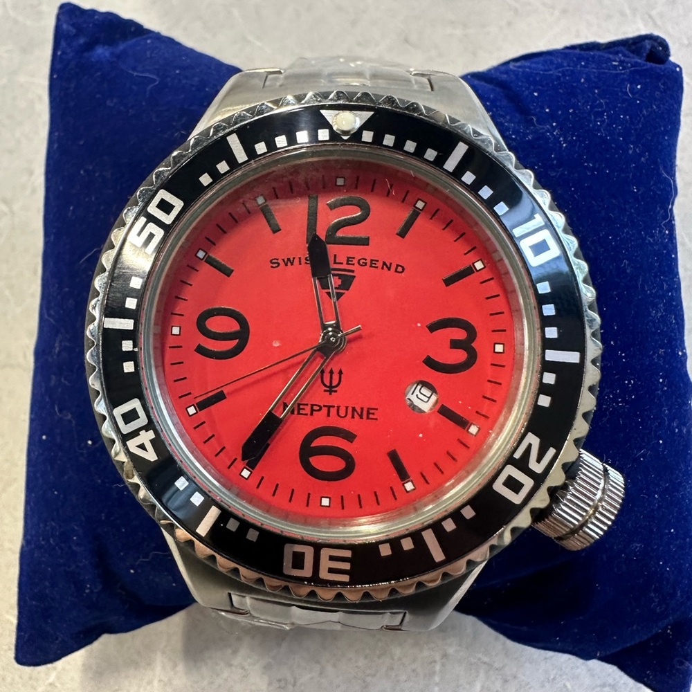 Swiss Legend Neptune Diver Watch Red Dial Blk Bezel WR 330’ Needs Battery UNWORN